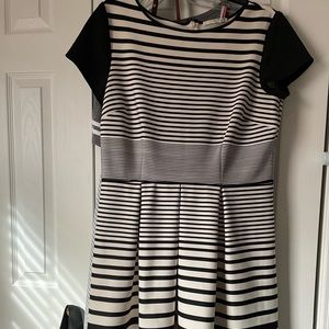 Studio One Dress Fit n Flare w/ Pockets Sz 12 Black White Striped